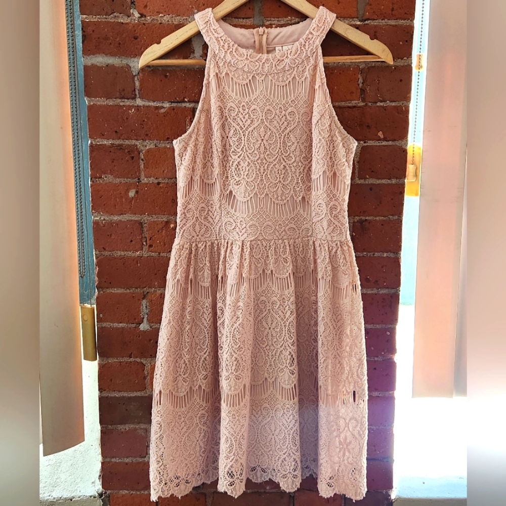 💜 Blush Pink Lace Cocktail Dress Halter Neckline size S